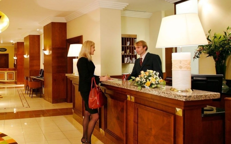 В России спрос на рынке труда в гостиничной и ресторанной сферах превышает предложение